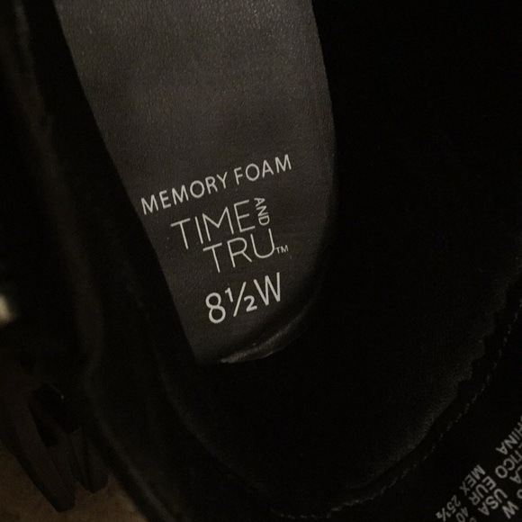 Time and Tru Sneakers - Picture 5 of 8